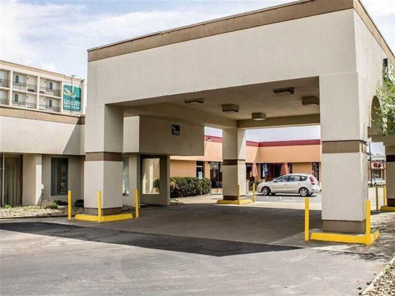 Baymont By Wyndham Youngstown Exterior photo