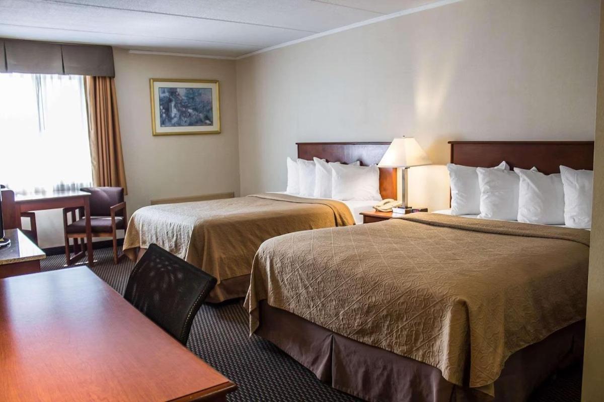 Baymont By Wyndham Youngstown Exterior photo