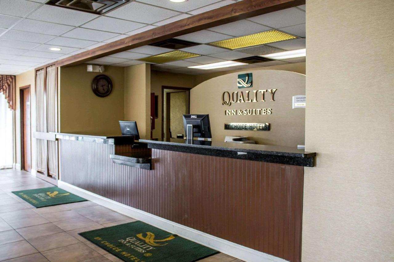 Baymont By Wyndham Youngstown Exterior photo